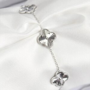 VIP Pirinç Yonca Model Gümüş Renk Kadın Bileklik - Görsel 1